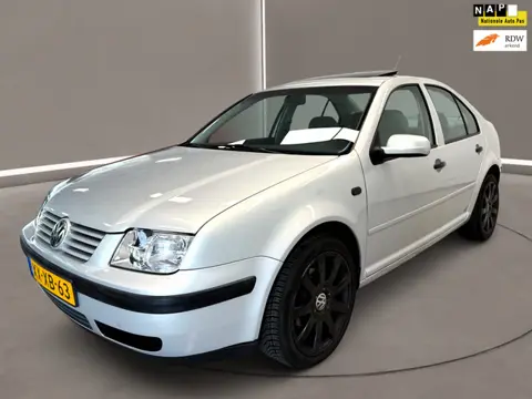 Volkswagen Bora 1.6 Trendline 101 Pk Automaat Schuifdak.