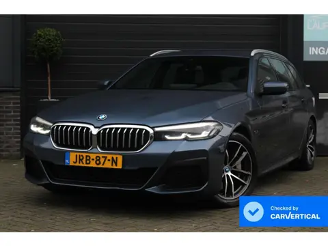 BMW 5-serie Touring 530e M-Sport | Stuur en Stoelverwarming | Sfeerverlichting