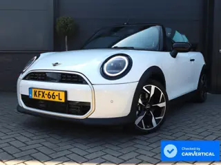 MINI Cabrio 2.0 Cooper C Favoured | HUD | Camera | Carplay | Leer | Stoel en Stuurverwarming | 18 In