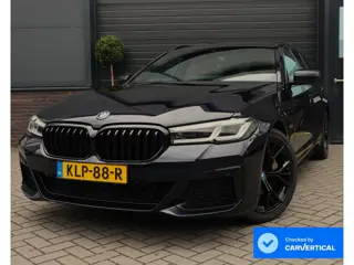 BMW 5-serie Touring 530e M Sport | Pano | Leer | Stoelverwarming | 19 Inch