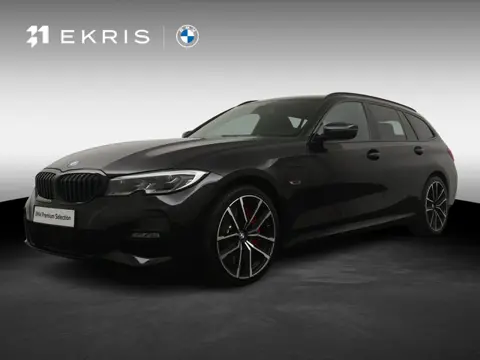 BMW 3-serie Touring 330e | Panoramadak | SoH 86% | Elektrische stoelen met memory | Laserlicht | Hea