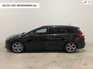 Ford Focus Wagon 2.0 EcoBoost ST-2 250pk Navi Clima Cruise APK NAP