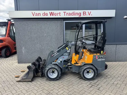 Giant D 254SW  - mini Shovel - wiellader - 2016 - bak - vorkenbord - 996uur