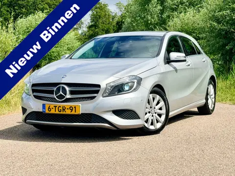 Mercedes-Benz A-klasse 180 Navi Airco LMV PDC Xenon 122PK Trekhaak Cruise Control NAP Perfect Onderh
