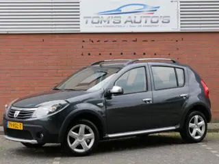 Dacia Sandero stepway 1.6 . airco trekhaak. zeer mooi