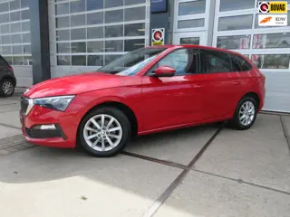 Skoda Scala 1.0 TSI Business Edition / Carplay / Navi / PDC