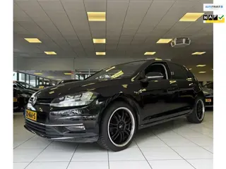 Volkswagen Golf 7.5 1.0 TSI Comfortline Business R-Line/Apple Carplay/Alcantara/Helix soundsystem/LE