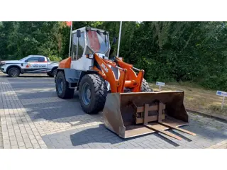 Atlas 86e met bak en vorken