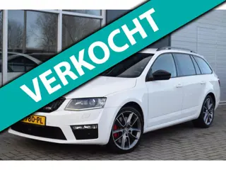 Skoda Octavia Combi 2.0 TDI RS | Kuipstoelen | DSG | Navi | APK 11-2026