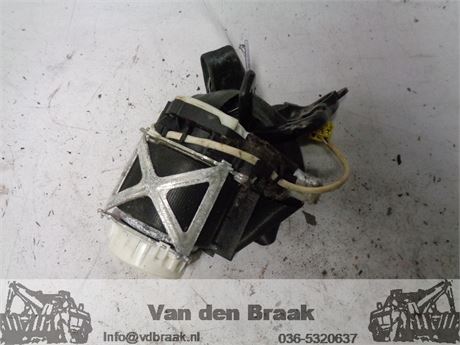 Volkswagen Eos 2006-2011 Gordelspanner links voorzijde