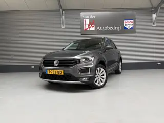 Volkswagen T-Roc 1.5 TSI SPORT/IQ LIGHT/ADAPTIVE/DODE HOEK/DIGI CP/CARPLAY/CAM/ENZ