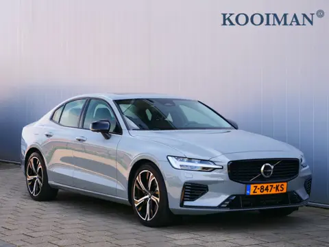 Volvo S60 2.0 Recharge T6 350Pk AWD Ultimate Dark Trekhaak / 360 Camera / Harman-kardon / Apple Carp