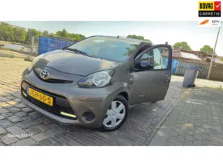 Toyota AYGO 1.0 VVT-i /Airco/ Nw APK/ Bluetooth/ Garaantie