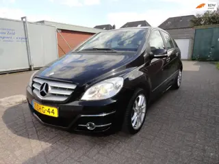 Mercedes-Benz B-klasse 180 AUT Business Class LEER NAVI PANORAMA