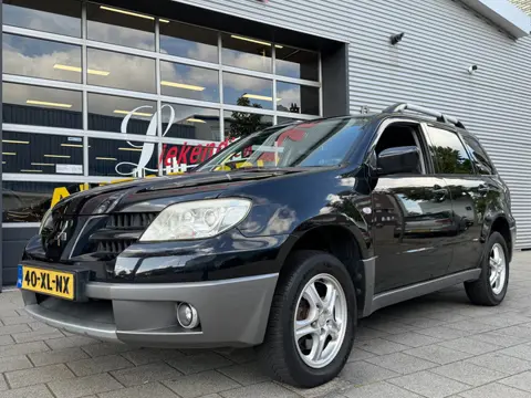Mitsubishi Outlander Sport 2.0 Invite+ / Airco / Sport velgen / Comfort pakket / Trekhaak / Nieuwe A