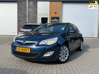 Opel Astra 1.4 Turbo Cosmo | Multimedia scherm | Airco | Trekhaak |