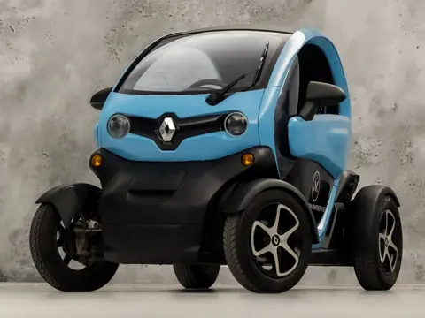 Renault Twizy Life (45 KMH, BROMMER KENTEKEN, ZWART LEDER, PARKEERSENSOREN, SPORTSTOEL, NIEUWSTAAT)