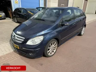 Mercedes-Benz B-Klasse 170 Automaat 2005 NAP 177.586km Airco Boekjes zijn aanwezig.