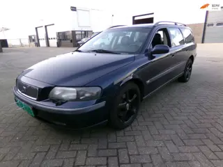 Volvo V70 2.3 T-5 Comfort Line automaat MOTORSCHADE