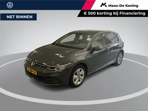 Volkswagen Golf 1.0 eTSI 110pk DSG Life · Camera · Apple/Android Car Play · Navigatie · Sfeerverlich