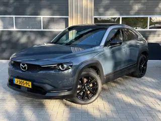 Mazda MX-30 E-SkyActiv 145 First Edition 36 kWh | adaptieve cruise | elektrische stoelen