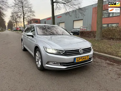 Volkswagen Passat Variant 1.6 TDI Highline automaat leer
