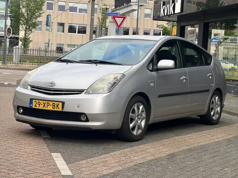 Toyota Prius 1.5 VVT-i Tech Edition