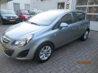 Opel Corsa 1.2-16V Berlin airco