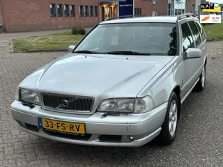 Volvo V70 2.4 Europa Automaat ECC Audio-CD/MP3 Elect. pakket LMV 15" ABS TCS Leder/Stof Cruise Color
