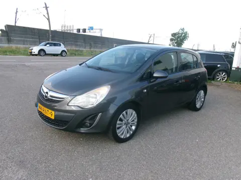 Opel Corsa 1.2-16V Edition (bj 2011)