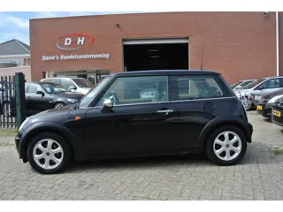 Mini Mini 1.6 One Pepper apk 15-12-2026 leder panoramadak inruil mogelijk