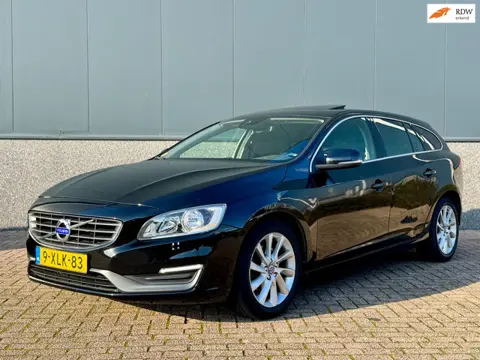 Volvo V60 1.6 D2 Momentum Schuifdak/Led/17”