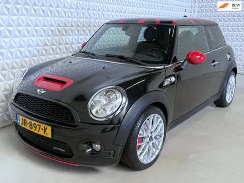 Mini 3-Deurs 1.6 John Cooper Works met 155PK / 211PK! (2010)