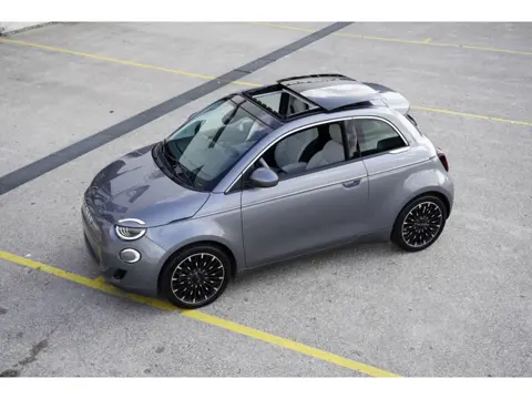 Fiat 500 La Prima 42 kWh Skywindow