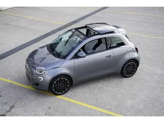 Fiat 500 La Prima 42 kWh Skywindow