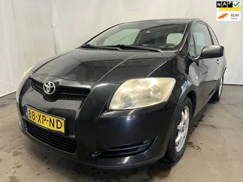 Toyota Auris 1.4-16V Terra - Achter-schade