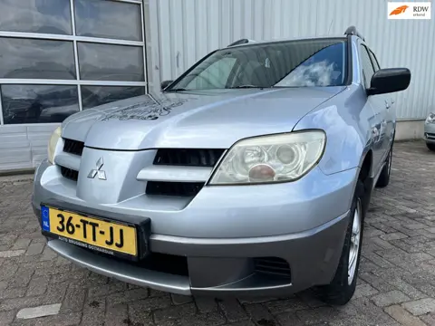 Mitsubishi Outlander Sport 2.0 Invite+ - Start niet - Bougies defect - Schade