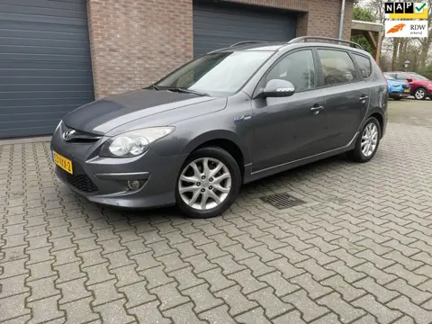 Hyundai I30 CW 1.4i i-Motion ECC LMV PDC 2011