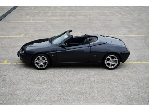Alfa Romeo Spider 2.0-16V T.Spark L - Lederen dashboard