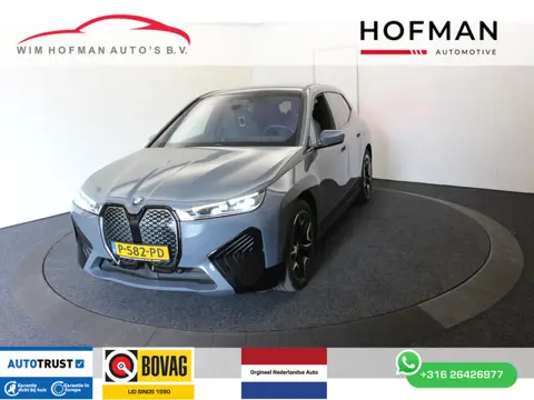 BMW iX xDrive40 High Exe Sport SOH 100% El Trek Pano Head Up Camera