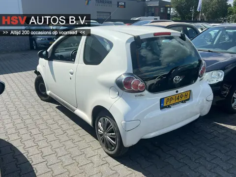 Toyota Aygo 1.0-12V Dynamic Navigator airco *sloop*