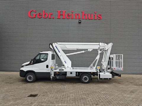 Iveco Daily 35-120 Multitel MJ226 (bj 2017)