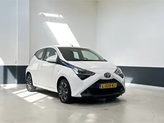 Toyota Aygo 1.0 VVT-i x-play limited | NL | Carplay/ Android Auto | Camera | 1 Eig |