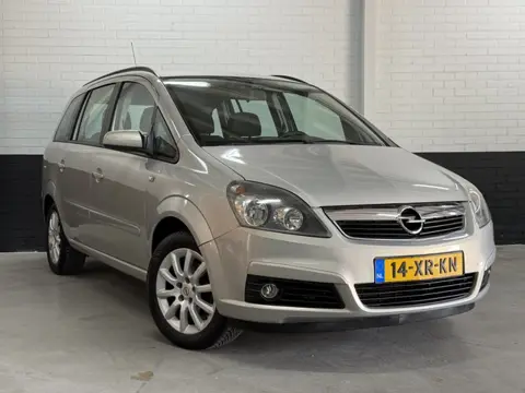 Opel Zafira 1.6 Temptation 7 Pers. Airco, Trekhaak, Cruise...