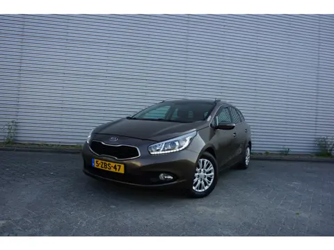 Kia cee'd Sportswagon 1.6 GDI BusinessLine Climate / Navi / Cruise / Camera / Elektr. ramen / Trekha