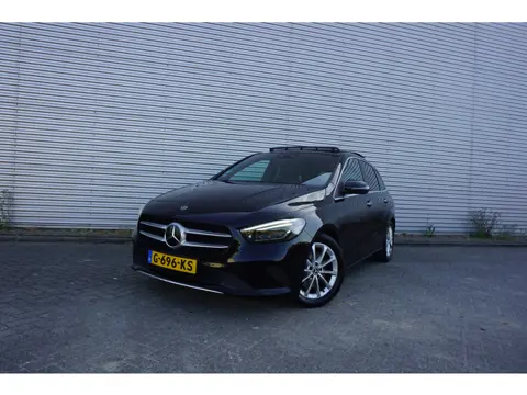 Mercedes-Benz B-Klasse 220 Launch Edition Premium Plus Climate / Navi / Pano / Camera / Stoelverw. /