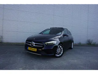 Mercedes-Benz B-Klasse 220 Launch Edition Premium Plus Climate / Navi / Pano / Camera / Stoelverw. /