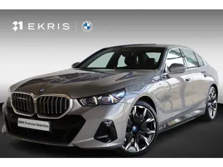 BMW 5-serie 550e xDrive | Comfortstoelen | Bowers & Wilkins | M Sportpakket | Panoramadak | Stoelven