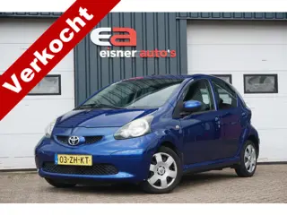 Toyota Aygo 1.0-12V + | AIRCO | TREKHAAK | CV | 5-DEURS | NIEUWE APK |