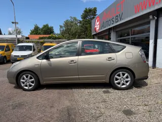 Toyota Prius 1.5VVT-i,4-2006,AC,172643km: 1950,-